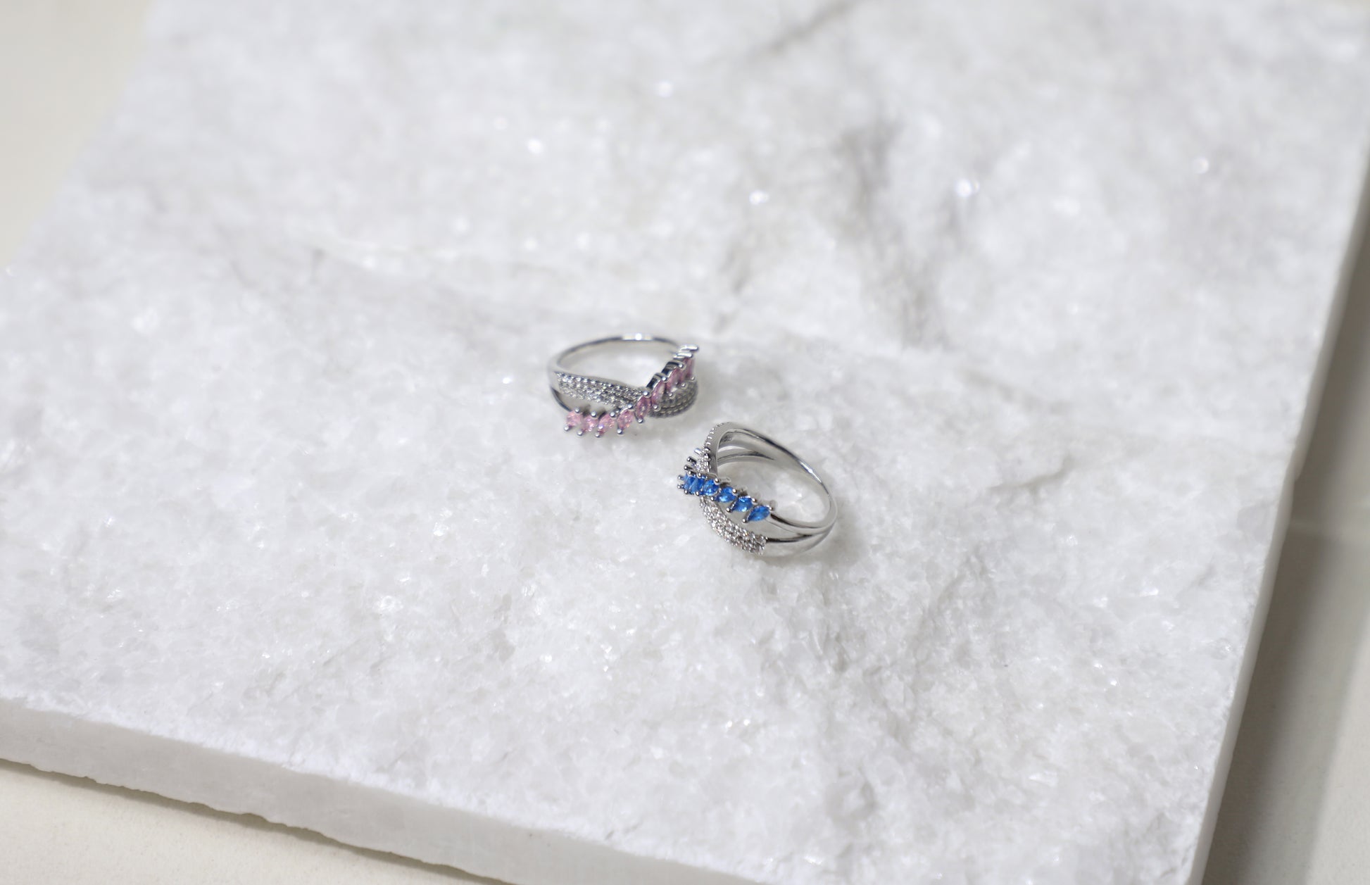 Mariquesa birthstone spiral ring