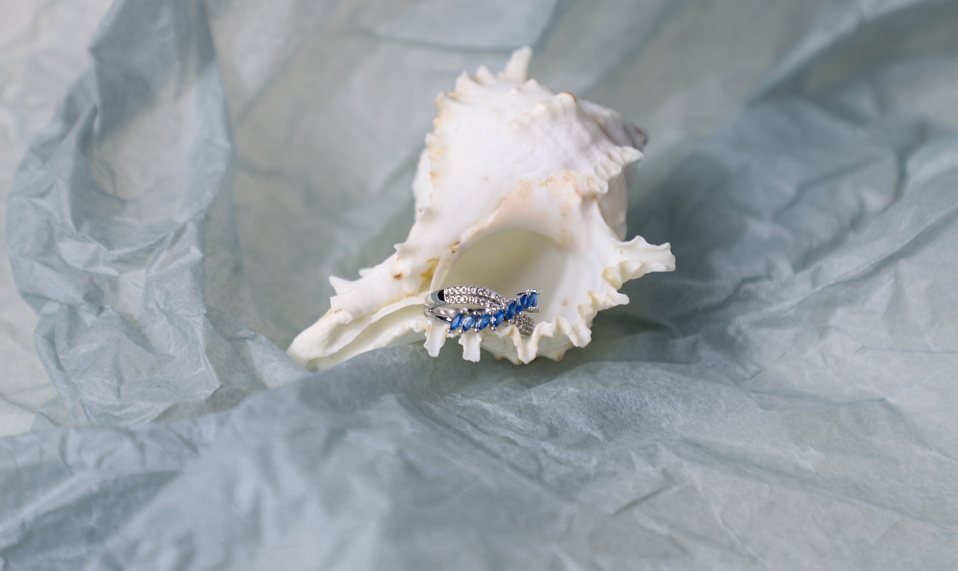 Mariquesa birthstone spiral ring