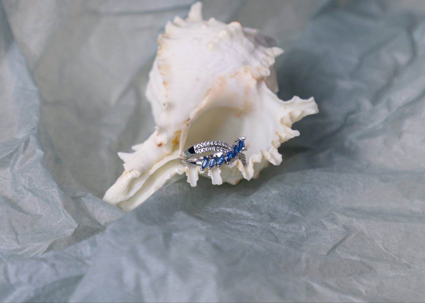 Mariquesa birthstone spiral ring