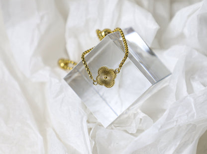 pearl clover letter bracelet