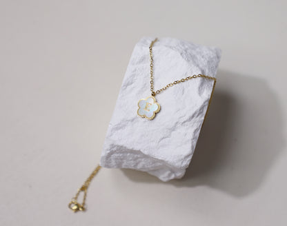 pearl flower letter necklace